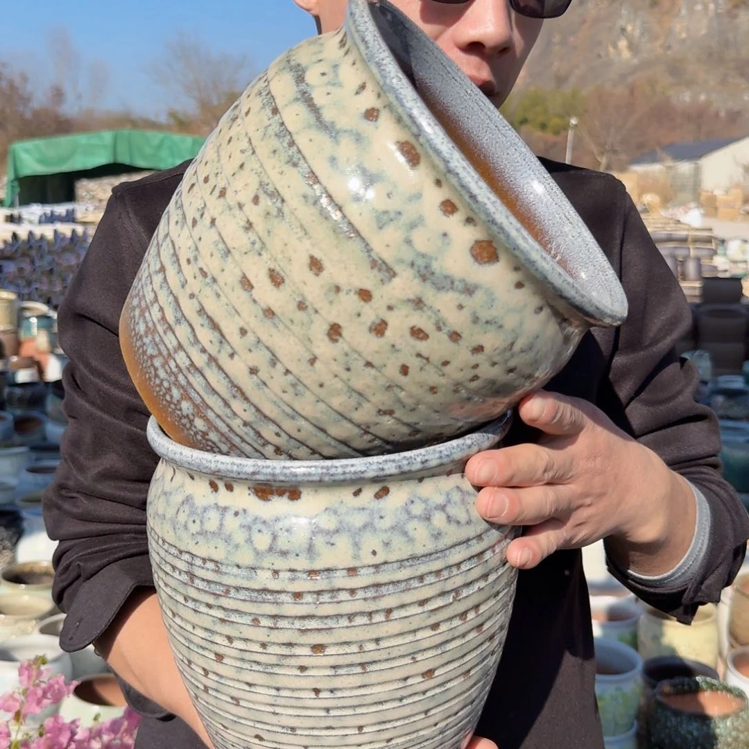 紫砂花盆口20高20（两个A01大号