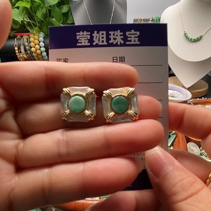 合金翡翠耳饰阳绿无事牌耳钉
