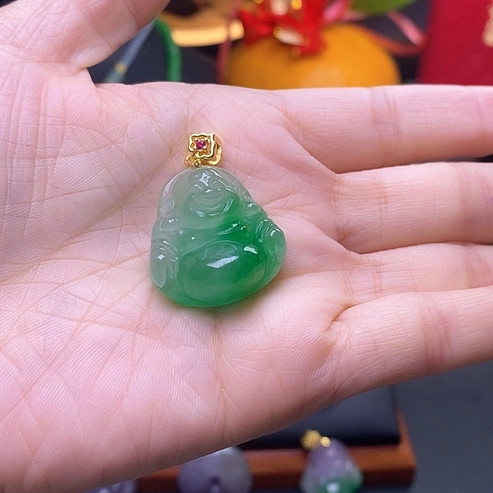 翡翠颈饰未镶嵌榆*！佛