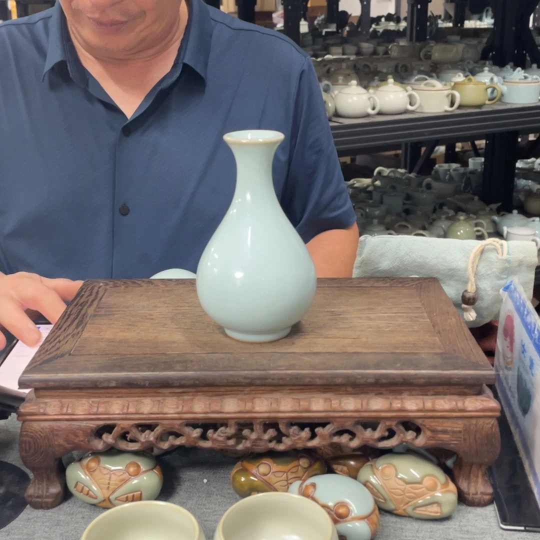 瓷片天青釉小玉壶春瓶