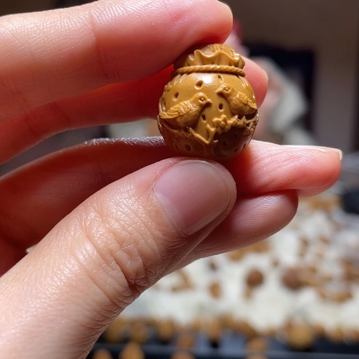 吊坠橄榄核喜上眉梢