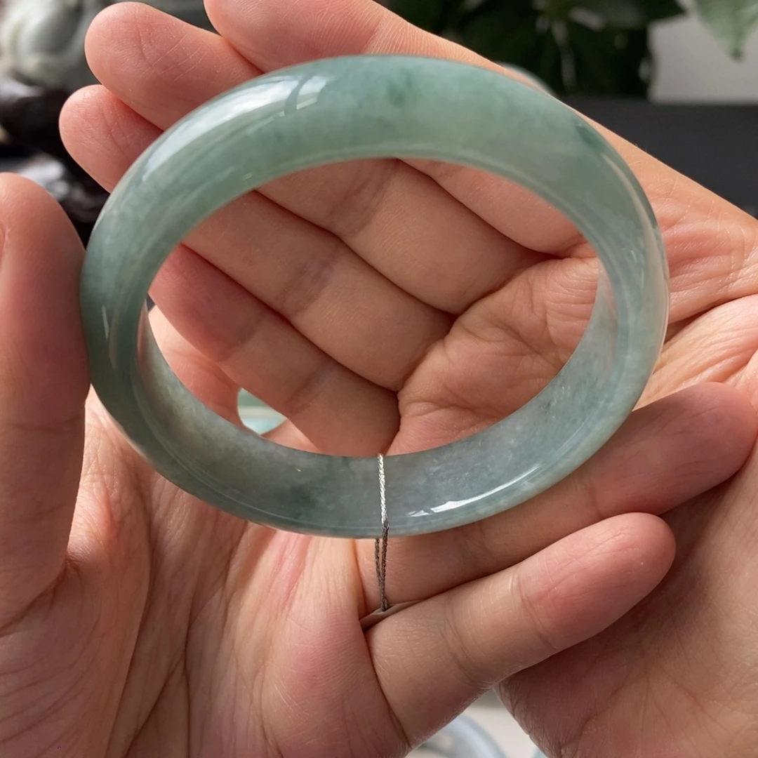 翡翠手镯未镶嵌天然