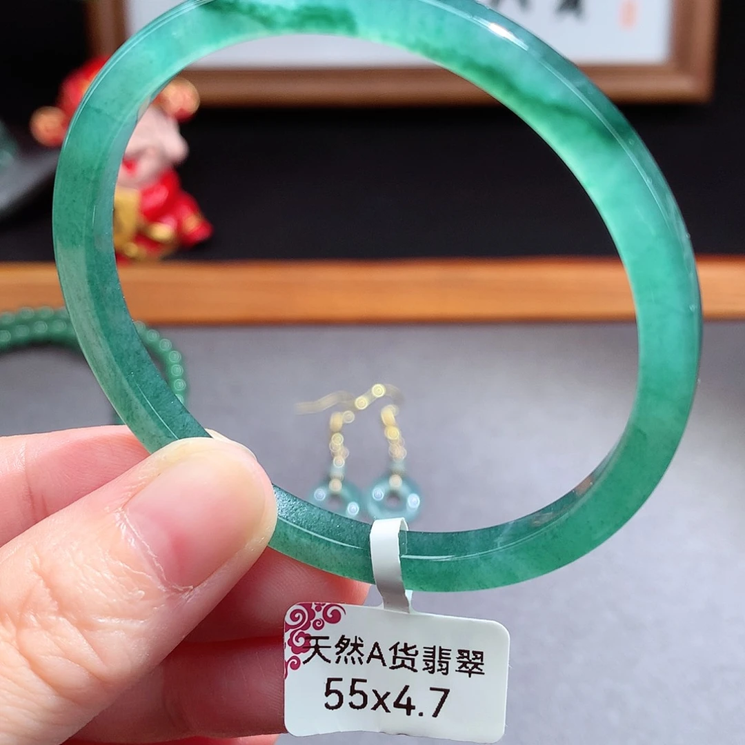 翡翠手镯（圆镯）未镶嵌