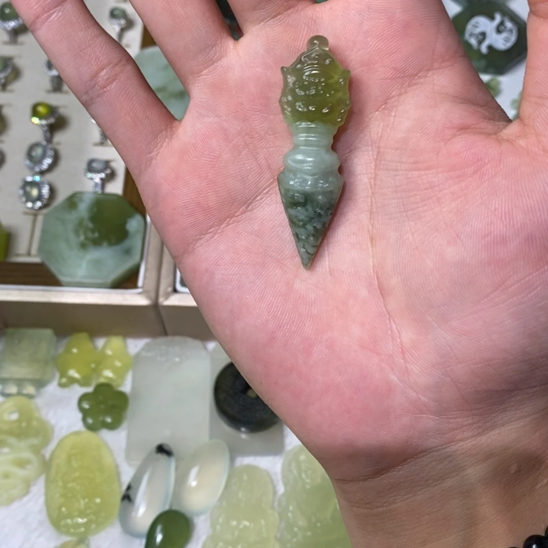 岫玉未镶嵌吊坠(不含链)两单包邮