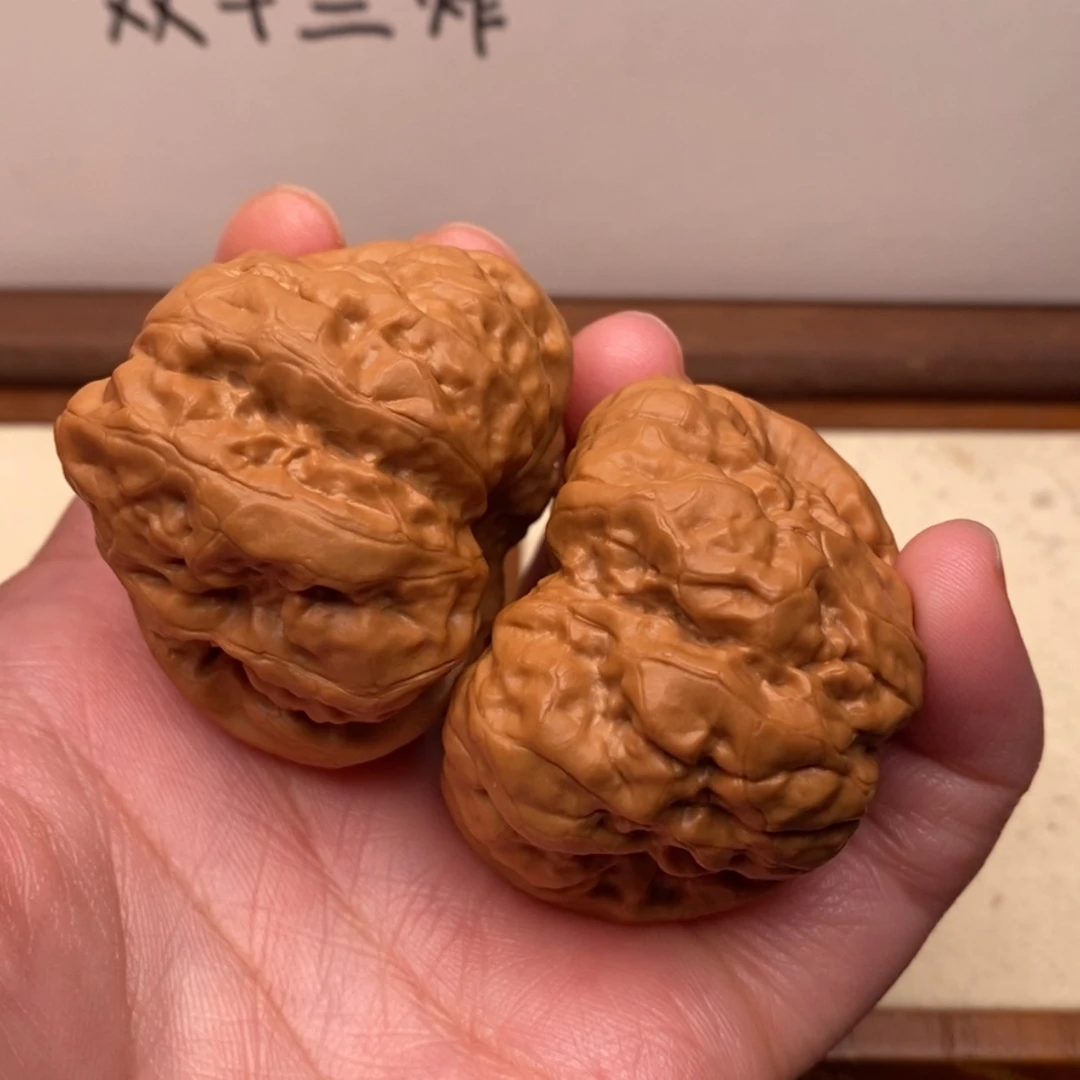 【闪购商品】把件文玩核桃边44左右