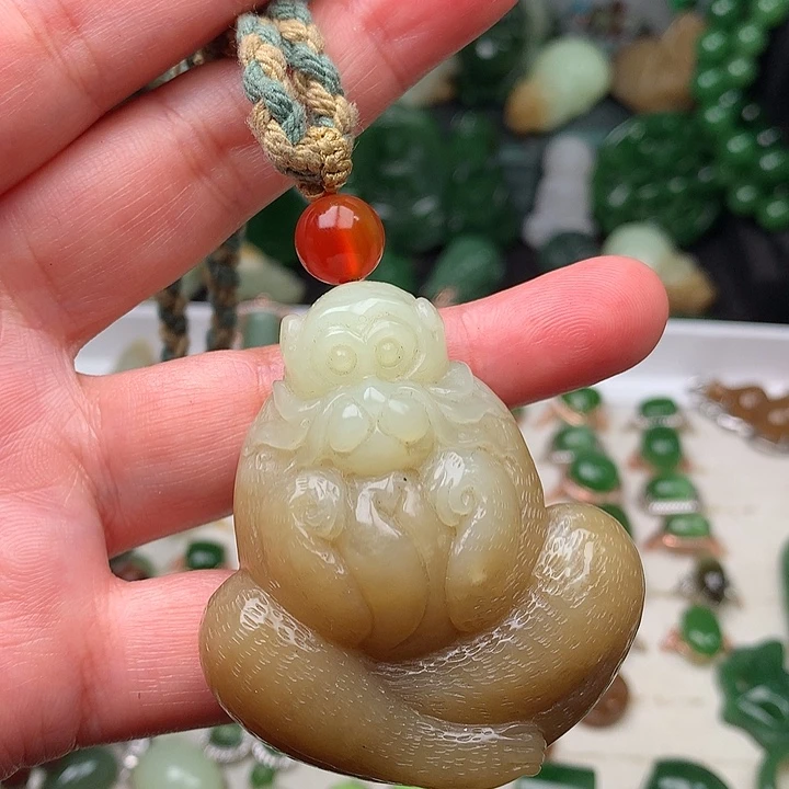 和田玉未镶嵌颈饰