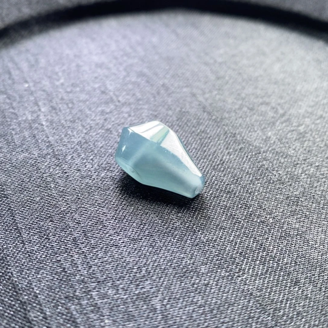 翡翠未镶嵌手链卡10左右三通