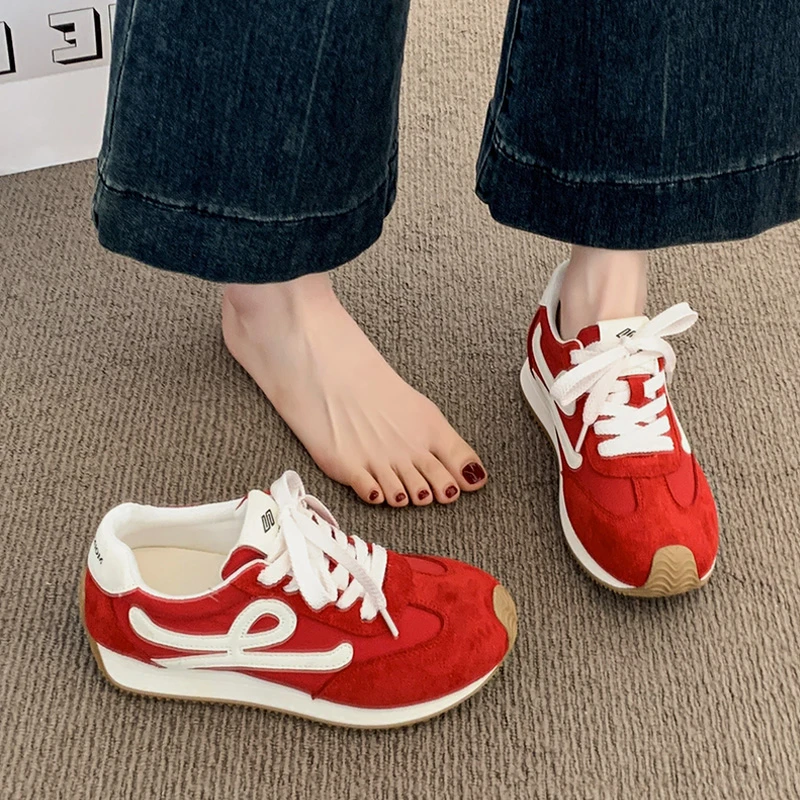 红色阿甘德训鞋女鞋子2025新款爆款春夏季超火厚底百搭休闲运动鞋