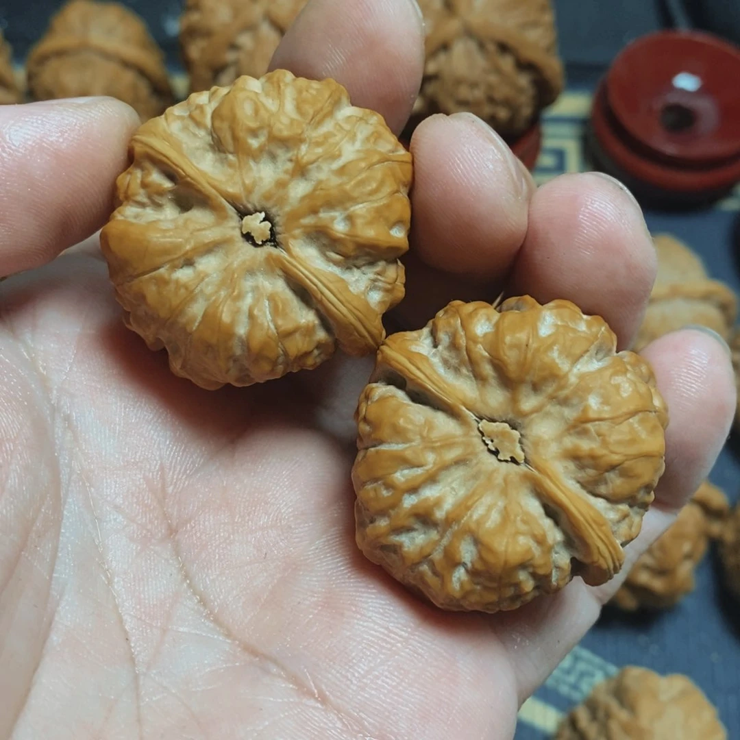 文玩核桃把件蛤蟆头 35 128