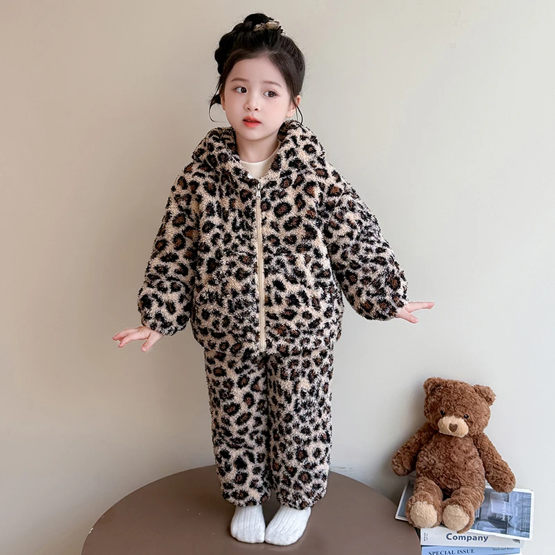 女童秋冬款2025加厚睡衣法兰绒套装儿童珊瑚绒连帽豹纹公主家居服