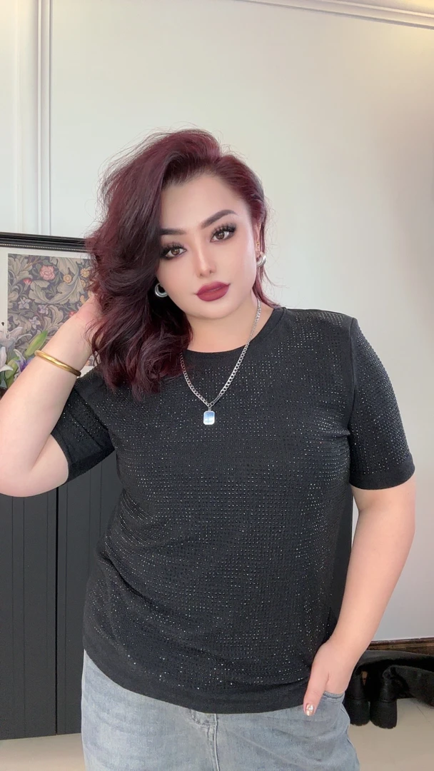 新款早春款短袖带钻上衣《A67579》