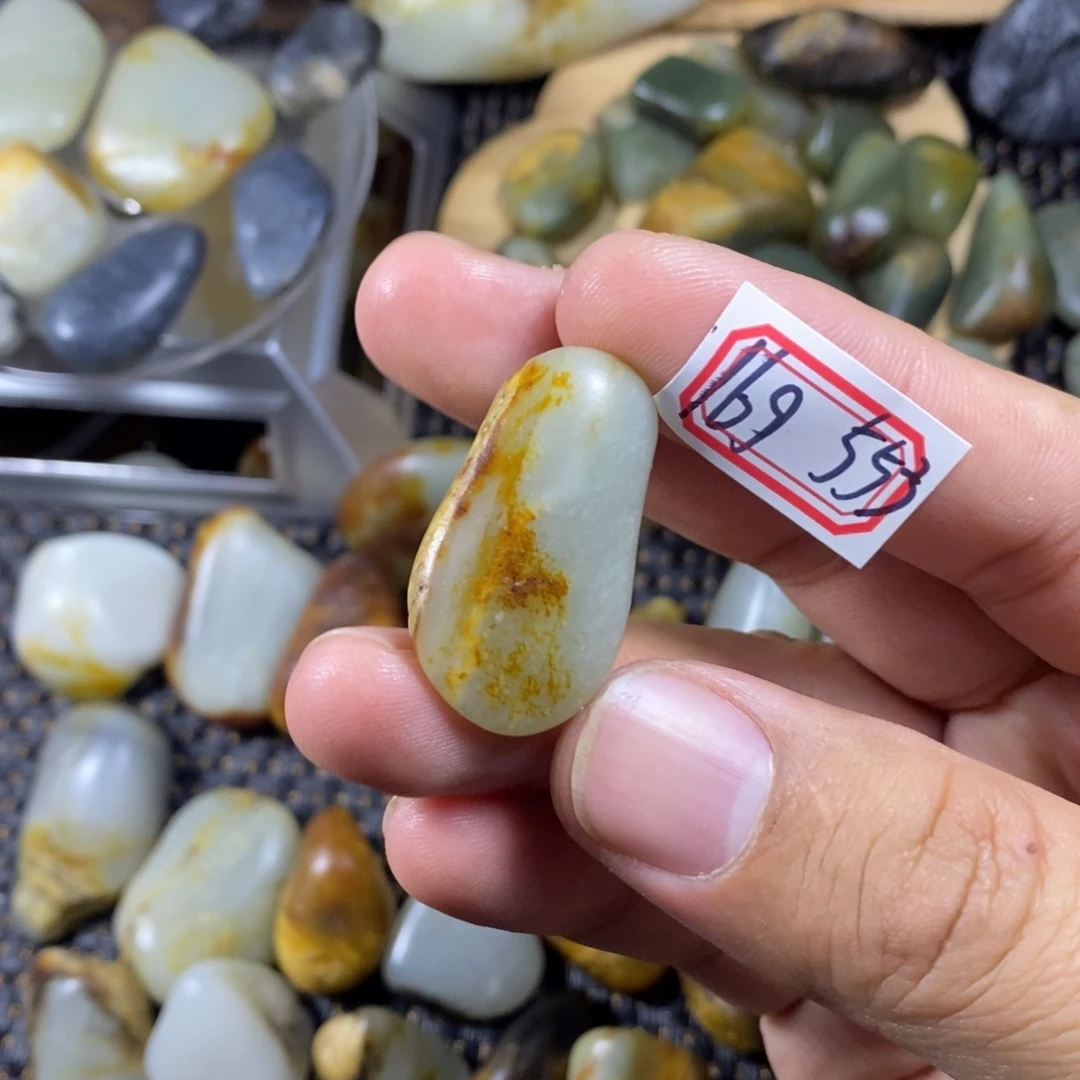 和田玉（糖玉）未镶嵌挂件