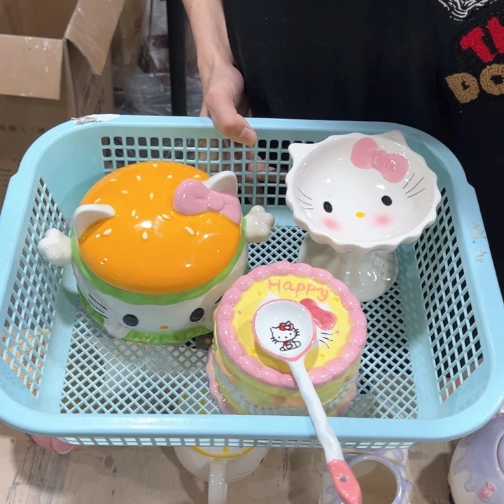 摆件这么多人都在等着呢