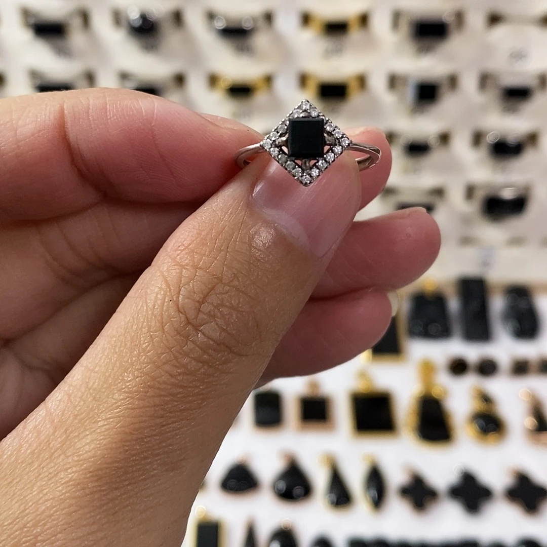 翡翠未镶嵌手链墨翠
