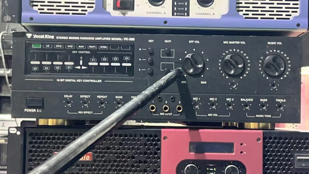 一体功放-专业舞台专用效果器麦克风话筒功放音箱设备