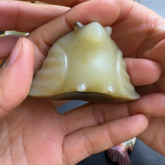 和田玉挂件未镶嵌岁**梭