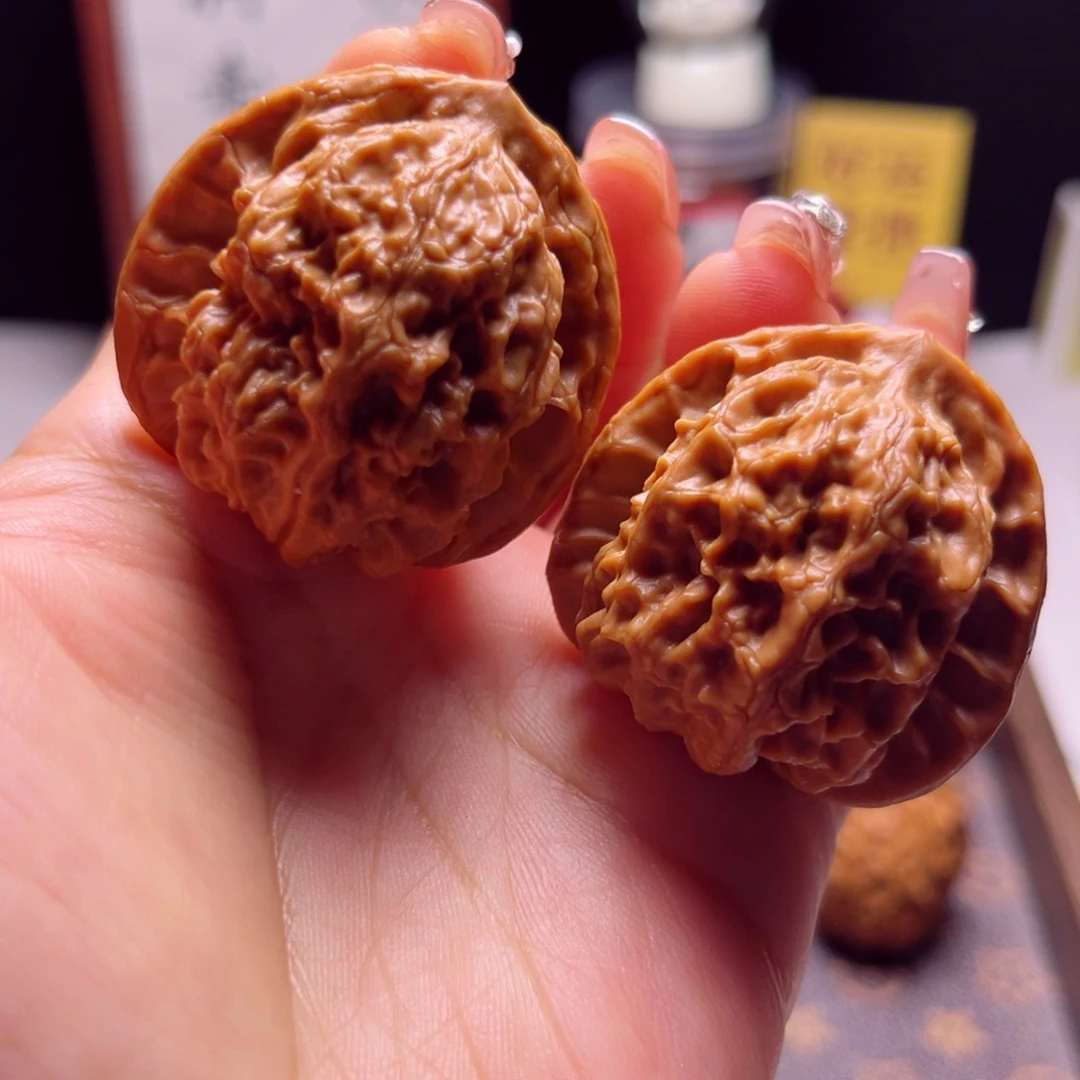 文玩核桃吊坠小众梨木台