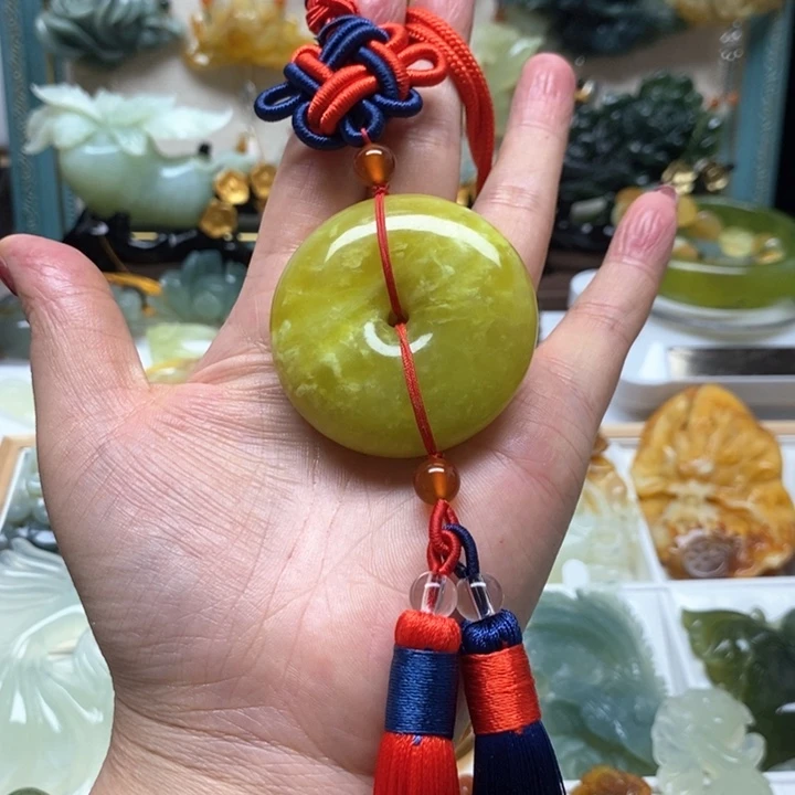 蛇纹石玉车挂未镶嵌