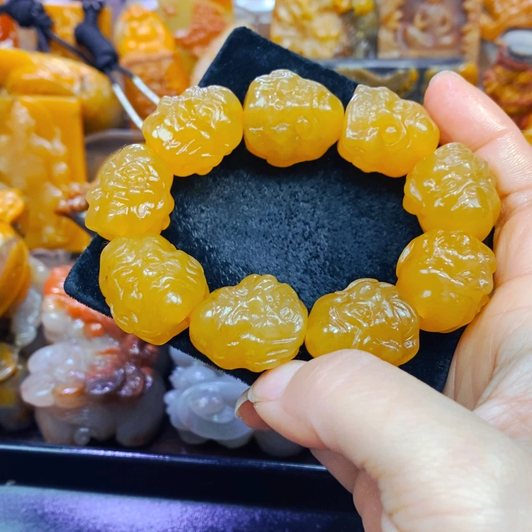 未镶嵌石英质玉（黄龙玉）颈饰