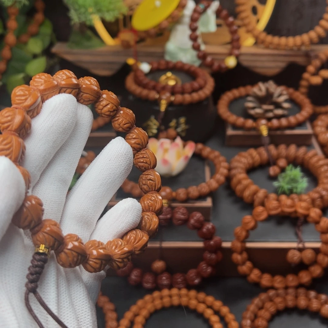 吊坠桃核1.4小金豆手持