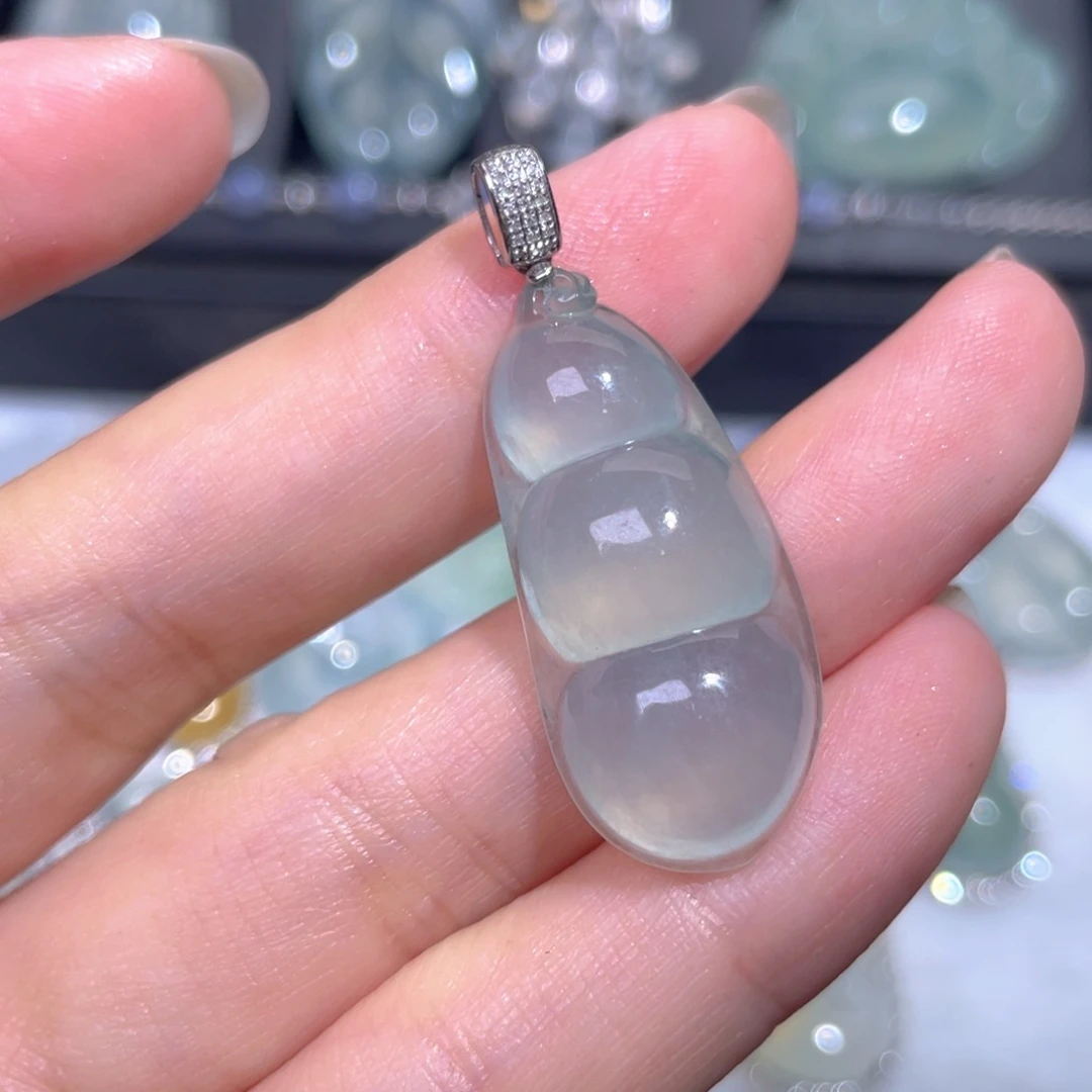 颈饰18K金镶嵌翡翠翡翠