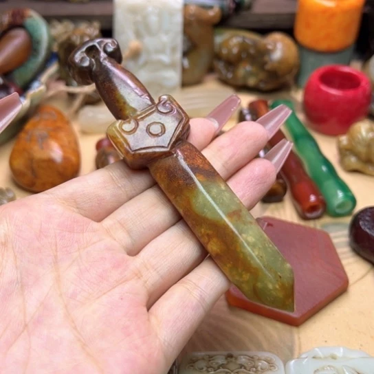 未镶嵌蛇纹石玉颈饰