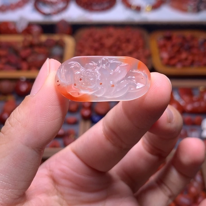 未镶嵌南红南红玛瑙莲花手牌