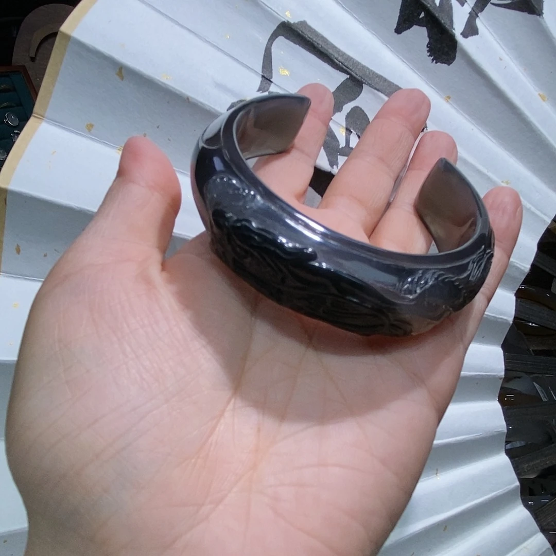 玛瑙/玉髓手镯未镶嵌树**止