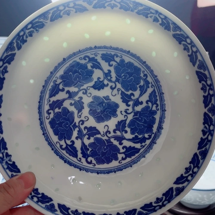 青花玲珑8寸窝盘牡丹花