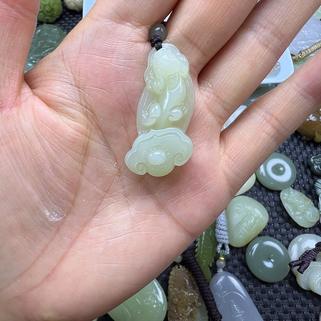 和田玉未镶嵌吊坠(赠链)卡37