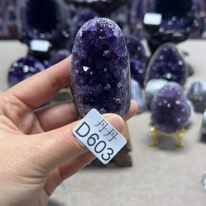 紫晶未镶嵌大型摆件（非配饰）