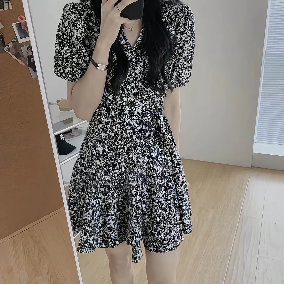 大码女装法式短袖碎花连衣裙2025夏季新款微胖遮肉显瘦中长裙子