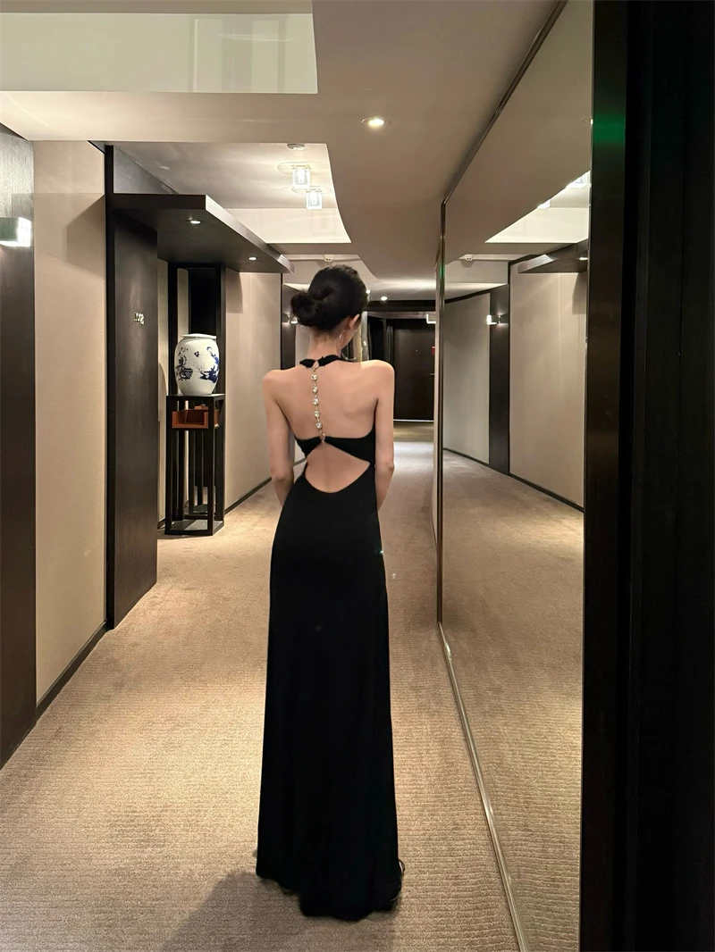 法式高级感2025小众性感v领收腰挂脖大露背收腰连衣裙长裙包臀裙