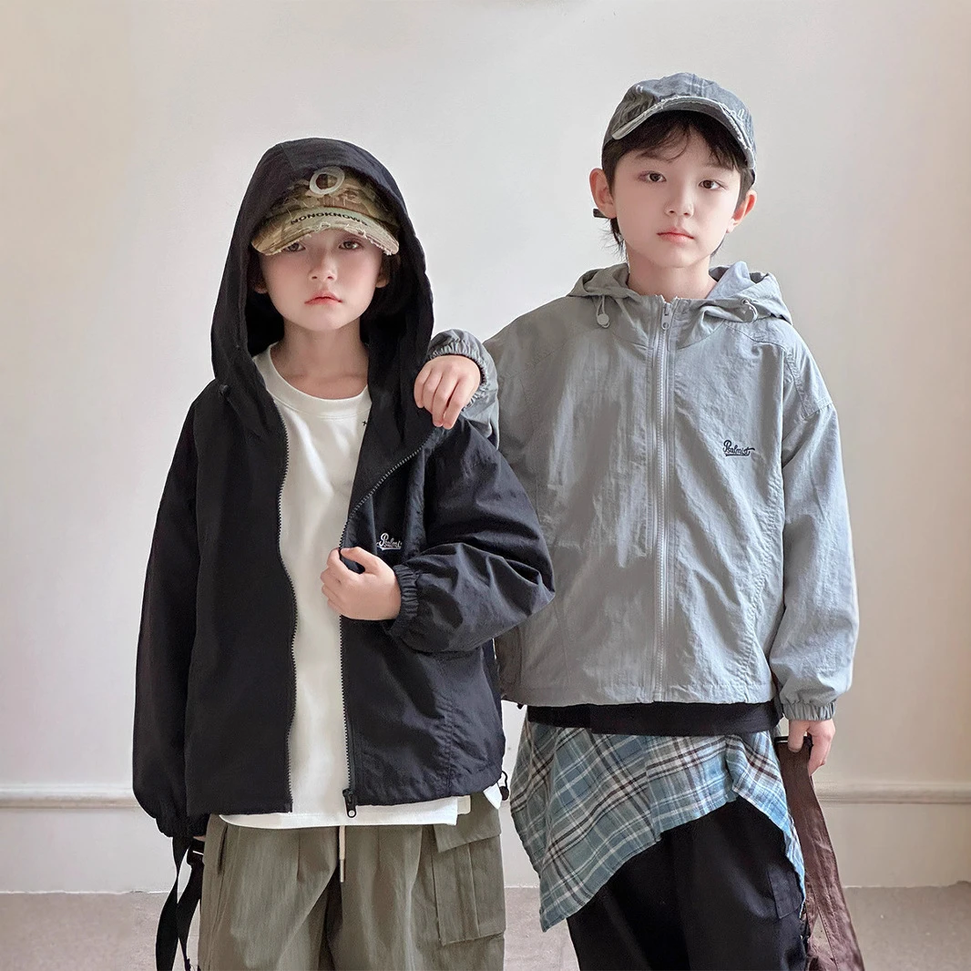 【呱呱家高定私服】秋季新款韩版字母刺绣连帽冲锋衣男女童潮范外套