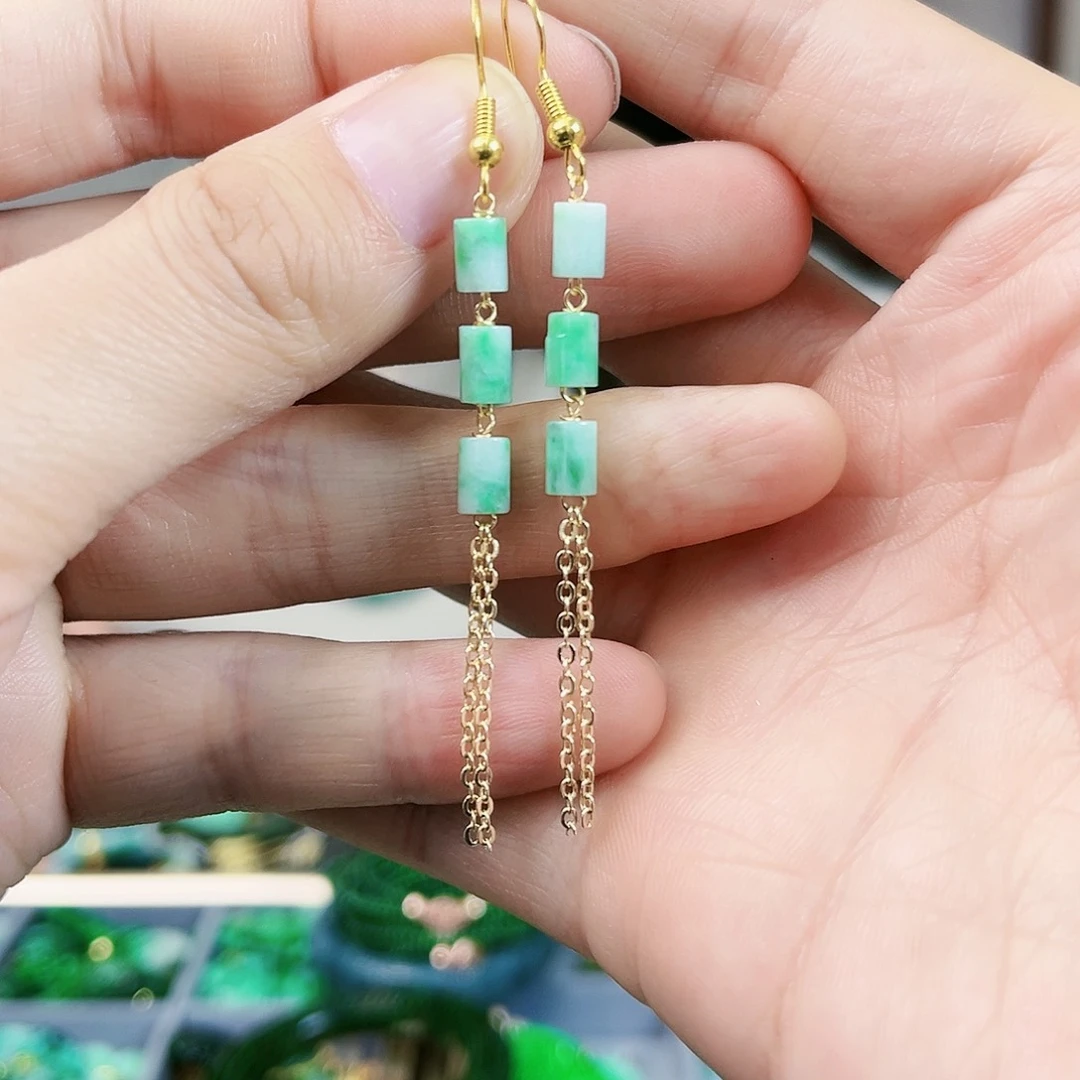 翡翠颈饰未镶嵌耳饰多样性