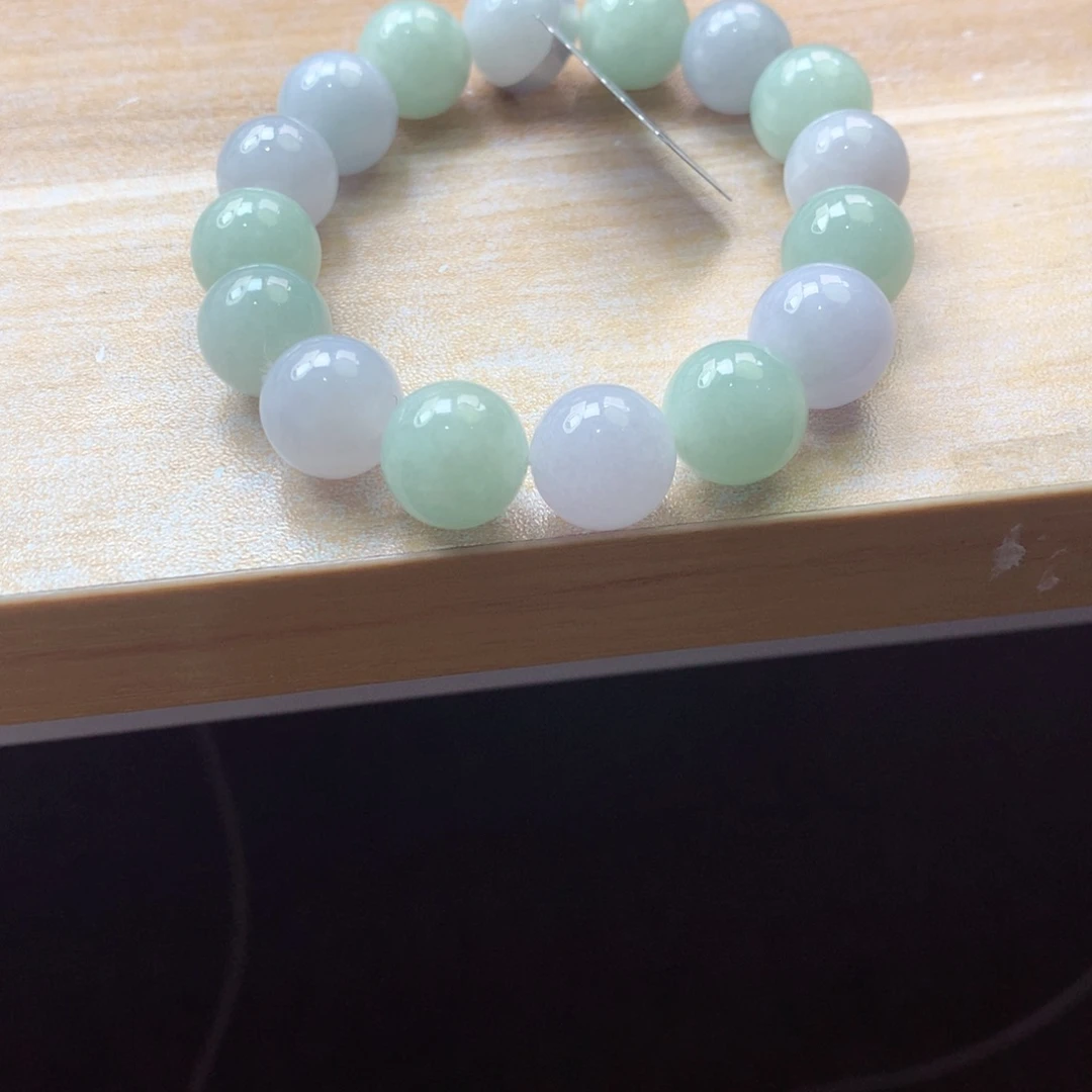 翡翠颈饰未镶嵌吊坠