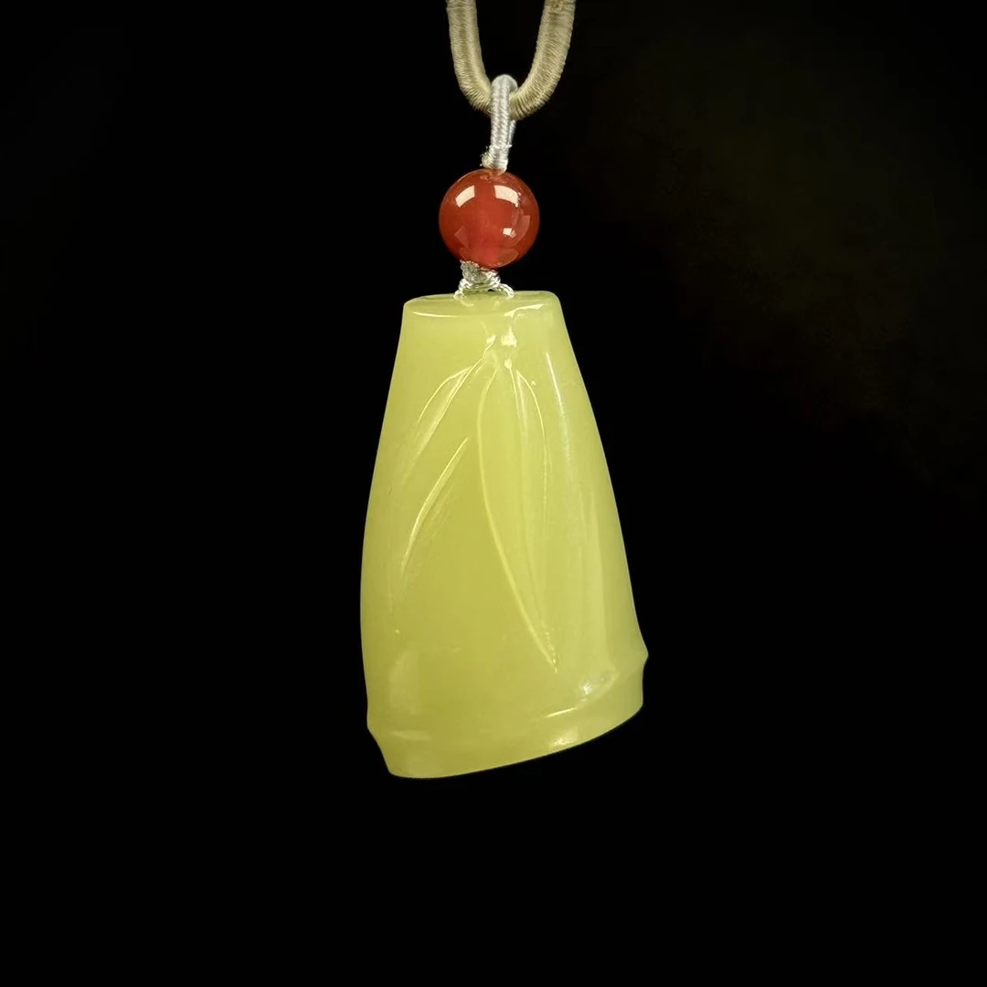 珍藏级 和田玉 新疆若羌 黄口 竹节吊坠 36*22*14  Y233