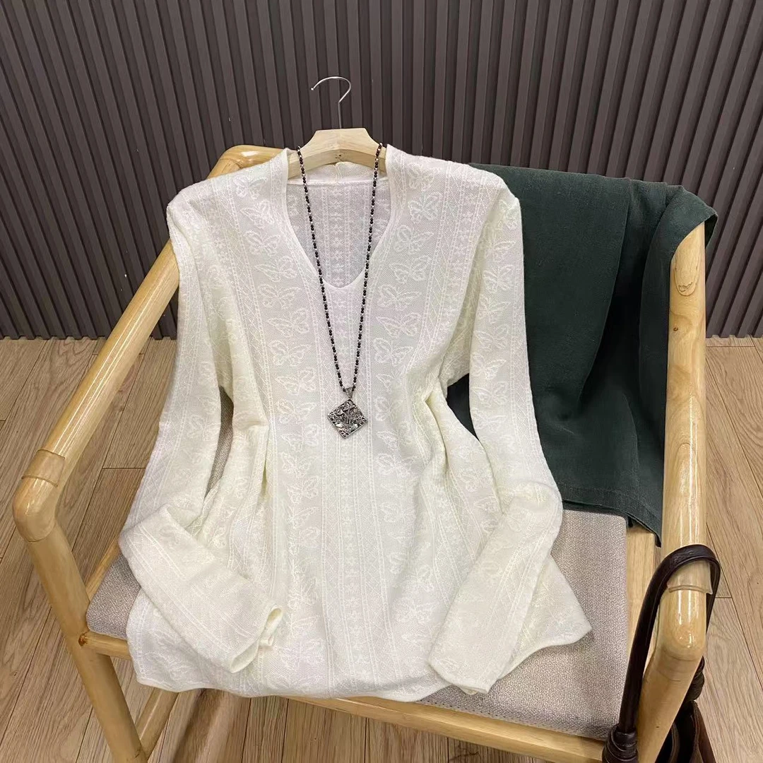 早秋刺绣提花羊毛V领套头针织衫薄款纯色百搭慵懒风上衣女Z2515