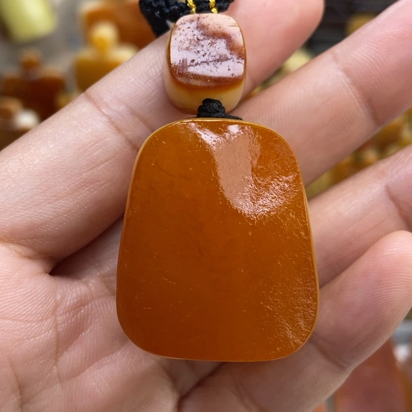 【闪购商品】琥珀颈饰未镶嵌