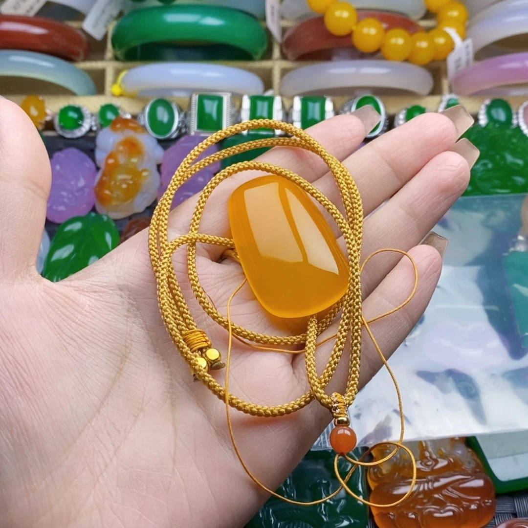 玛瑙/玉髓颈饰未镶嵌伟**睿