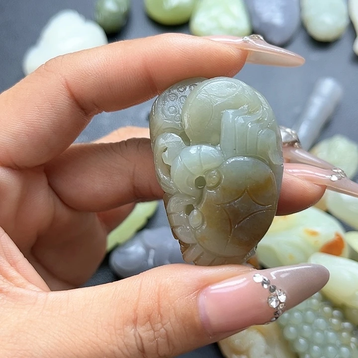 【闪购商品】颈饰未镶嵌和田玉