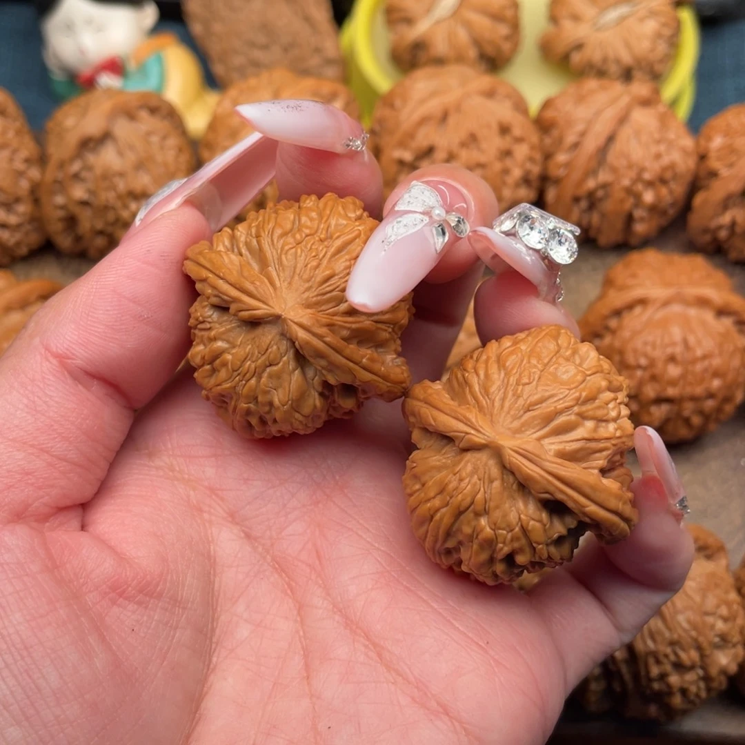 把件文玩核桃全品红皮白狮子36