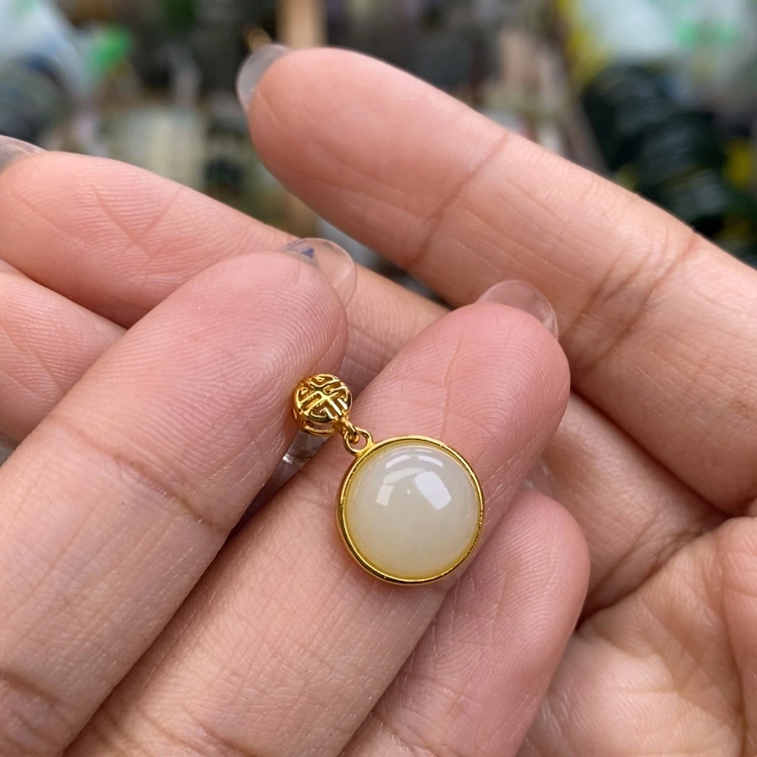 和田玉未镶嵌耳饰