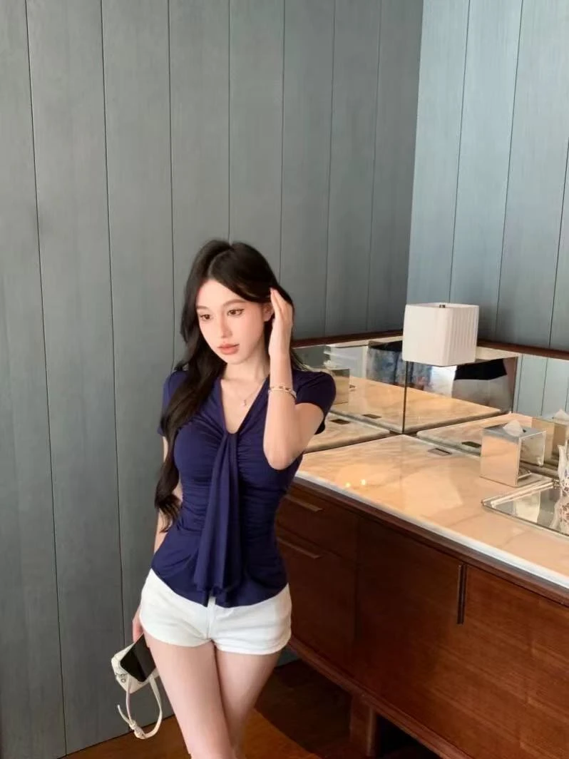 哇塞有礼了—掐腰V领上衣