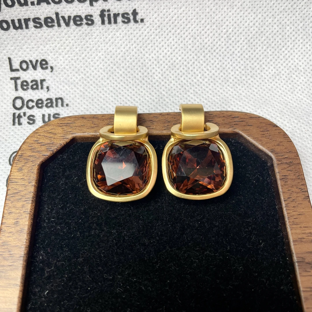 铜合金耳饰 买三送一 手工气质复古红色法式简约中古精致耳钉