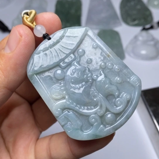 翡翠未镶嵌颈饰翡翠