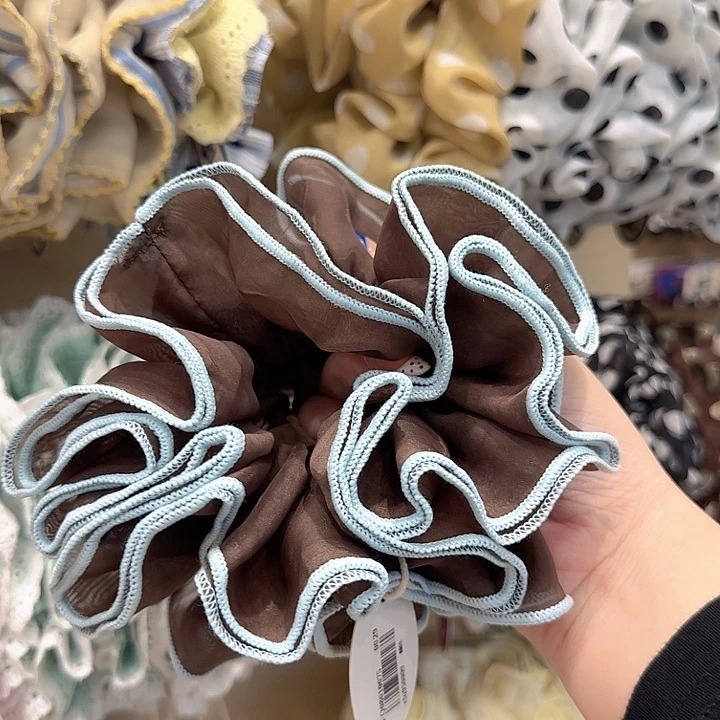 棕色纱纱蓝边大肠圈