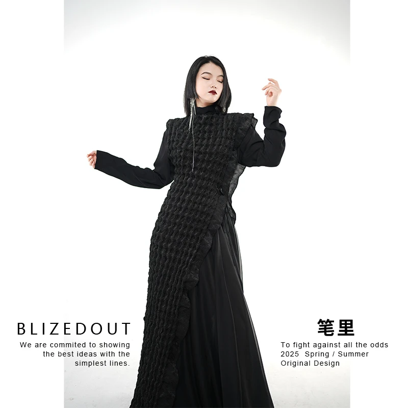 笔里【BLIZEDOUT】原创设计5090604黑色肌理褶皱秋冬无袖套头连衣裙