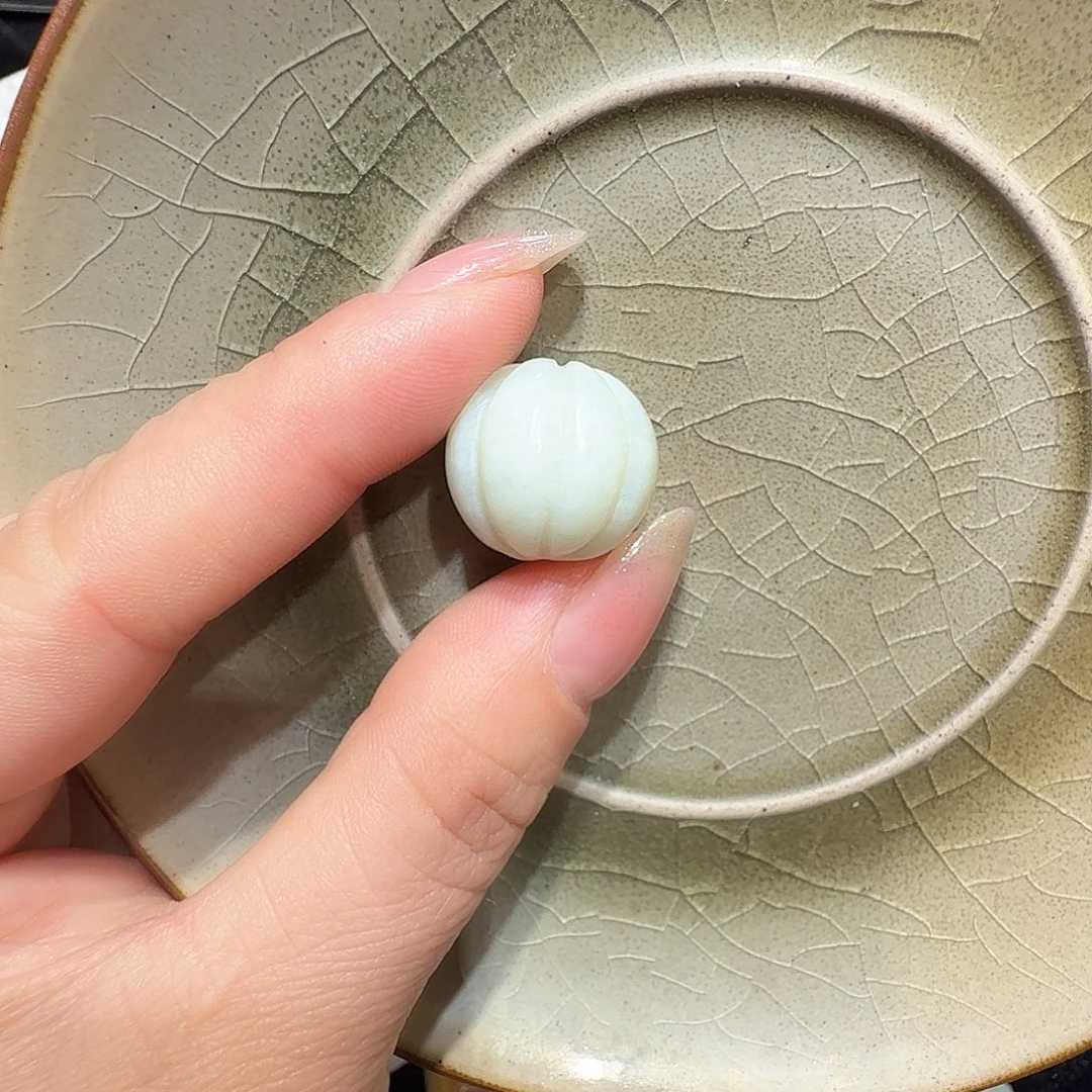 和田玉（糖玉）未镶嵌挂件