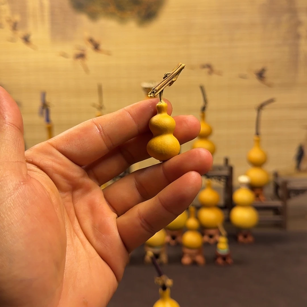 大***。天然小葫芦手把件